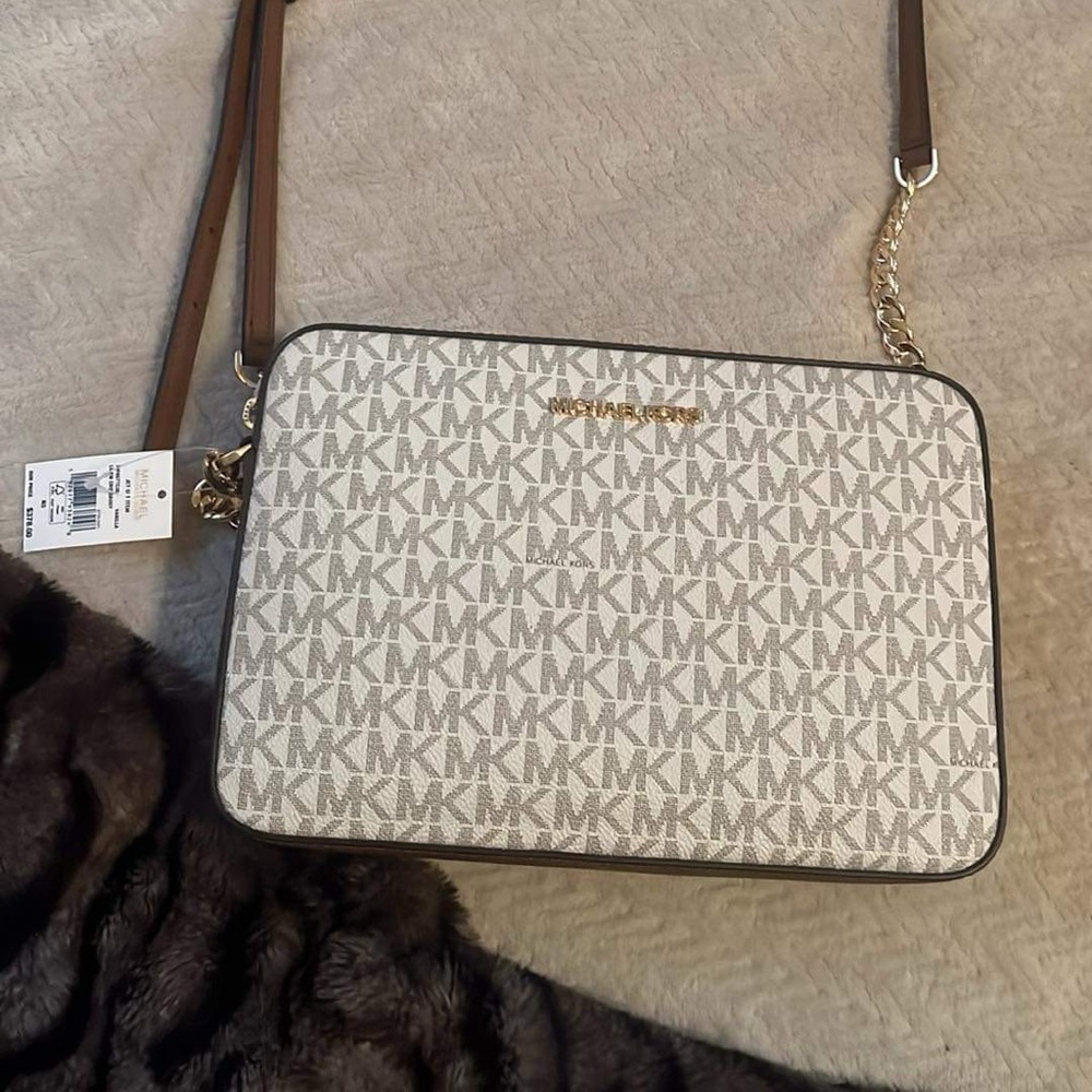 Michael Kors Jet Set Crossbody